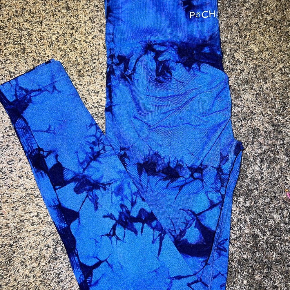 PcheeBum Royal Blue & Black Marble Scrunch Butt Leggings